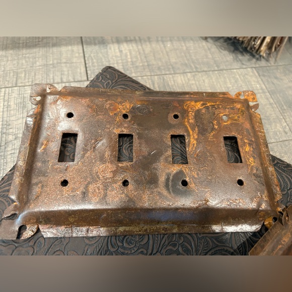 Rustic Western Wallplate set. Never Used! - Picture 4 of 10